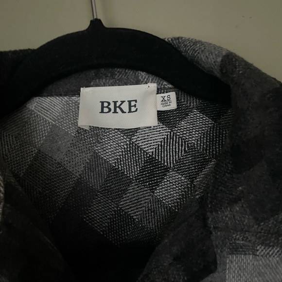 Pixelated Shacket - Picture 3 of 4